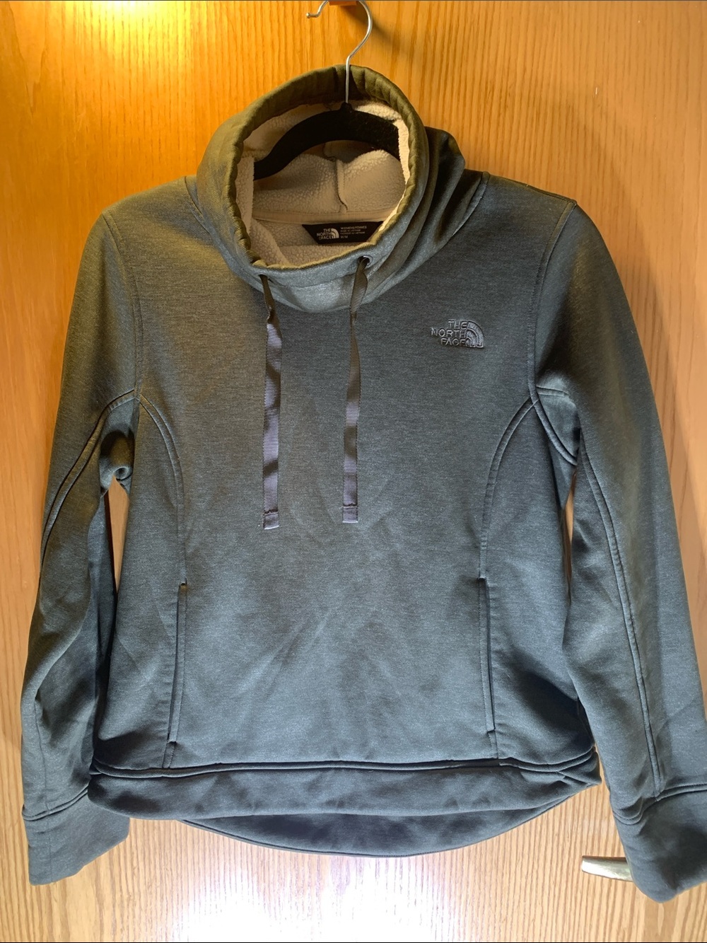 Women’s The North Face Olive Fleece-Lined Pullover Sweatshirt - Size M